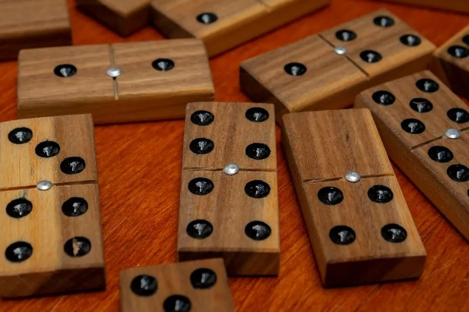 Bộ domino gỗ có số và hình ảnh cho bé