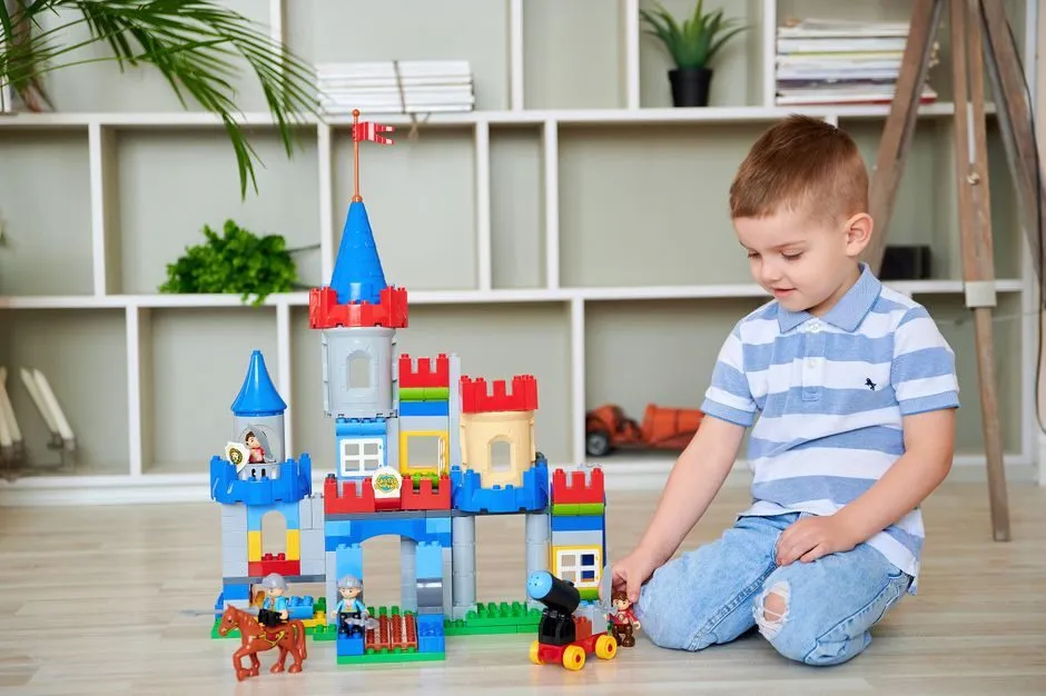 Hình ảnh lego lâu đài nhiều màu sắc